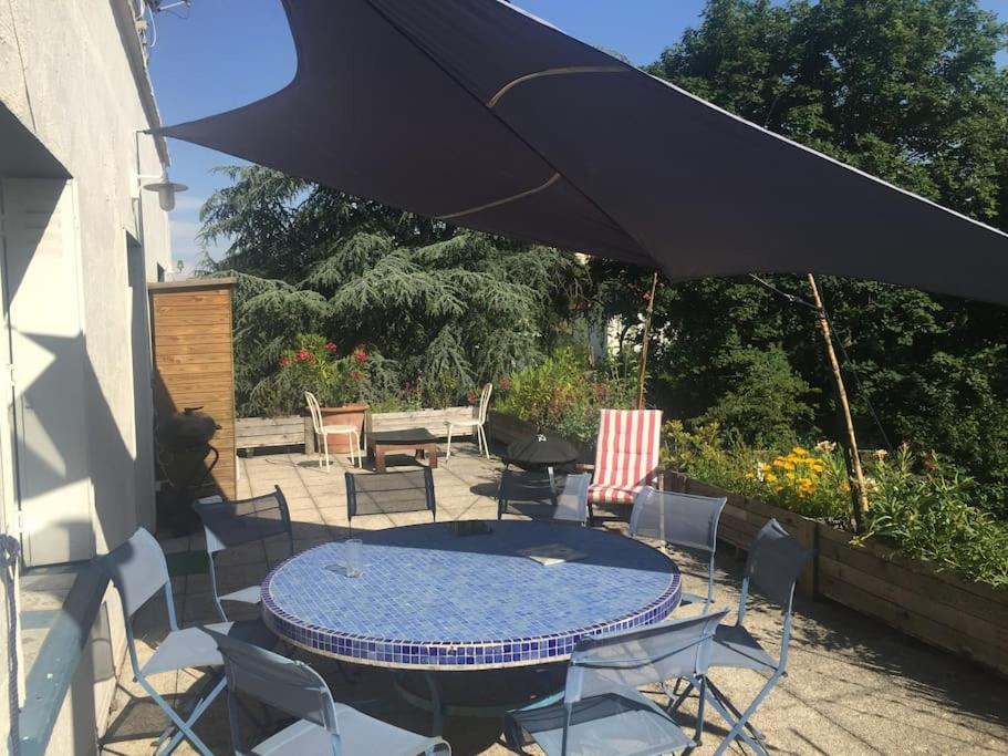 Villa Les Terrasses Dans La Nature Avec Piscine A 2 Pas De Lyon, Metro A 15Mn A Pied Pour Lyon Centre En 10Mn Ou Bus A 300M Pour Lyon Centre ウラン エクステリア 写真