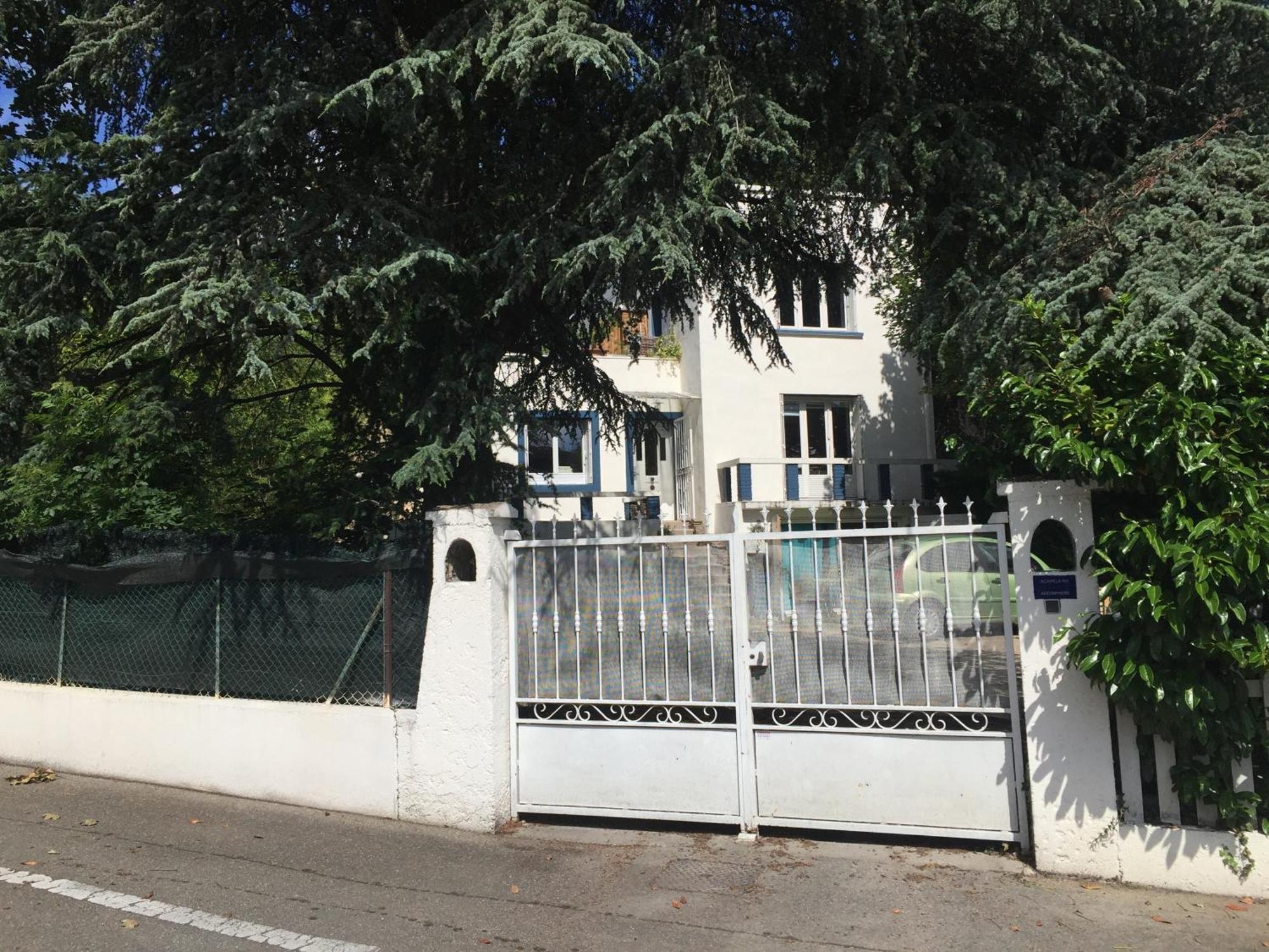 Villa Les Terrasses Dans La Nature Avec Piscine A 2 Pas De Lyon, Metro A 15Mn A Pied Pour Lyon Centre En 10Mn Ou Bus A 300M Pour Lyon Centre ウラン エクステリア 写真